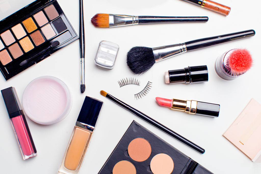 How do cosmetic brands tap into the e-commerce space?